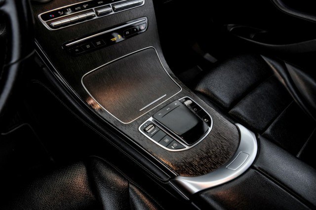 Used 2020 Mercedes-Benz GLC 300 image 22