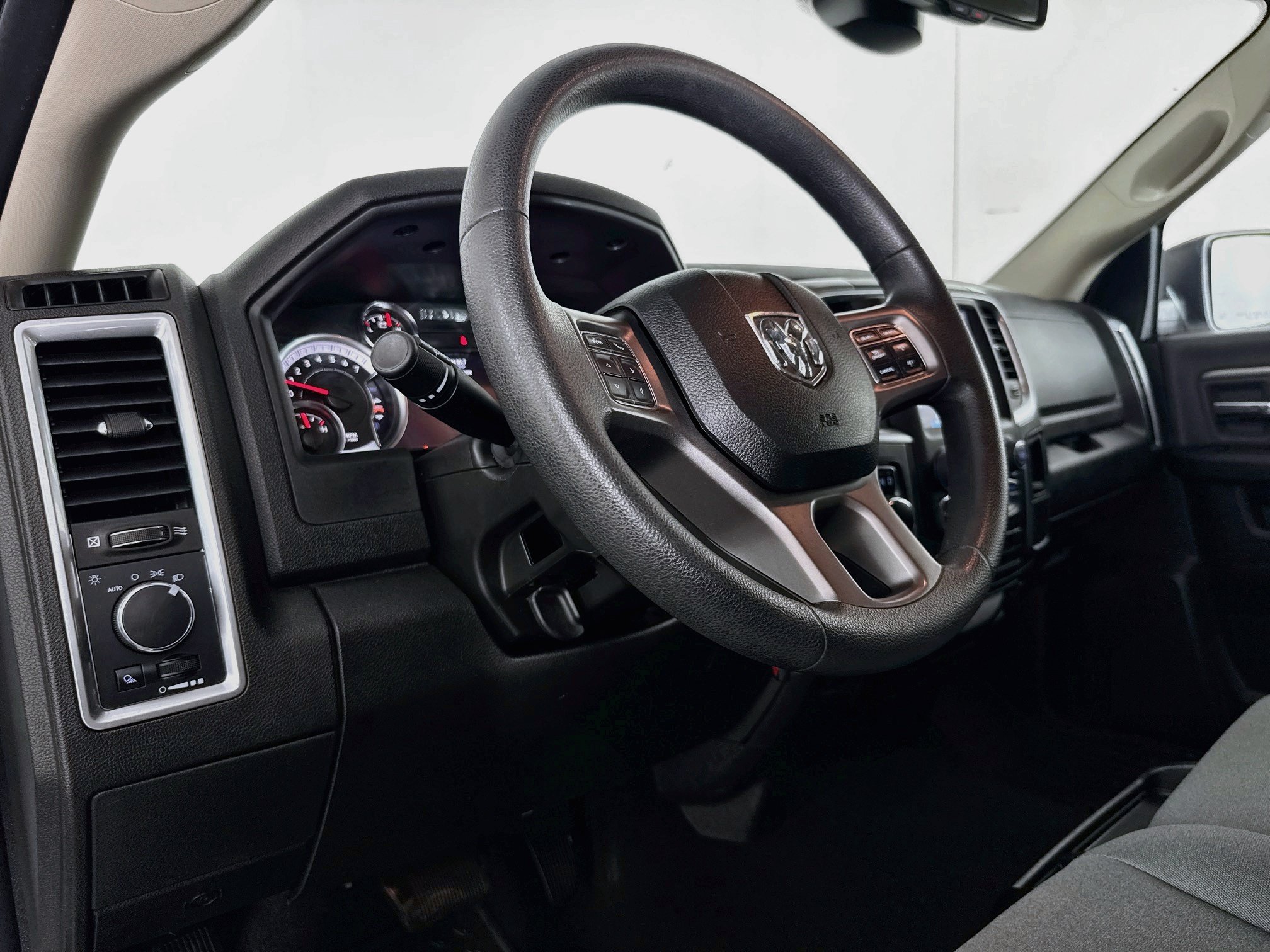 Used 2023 RAM 1500 Classic SLT w/ Electronics Group AWD/4WD image 20