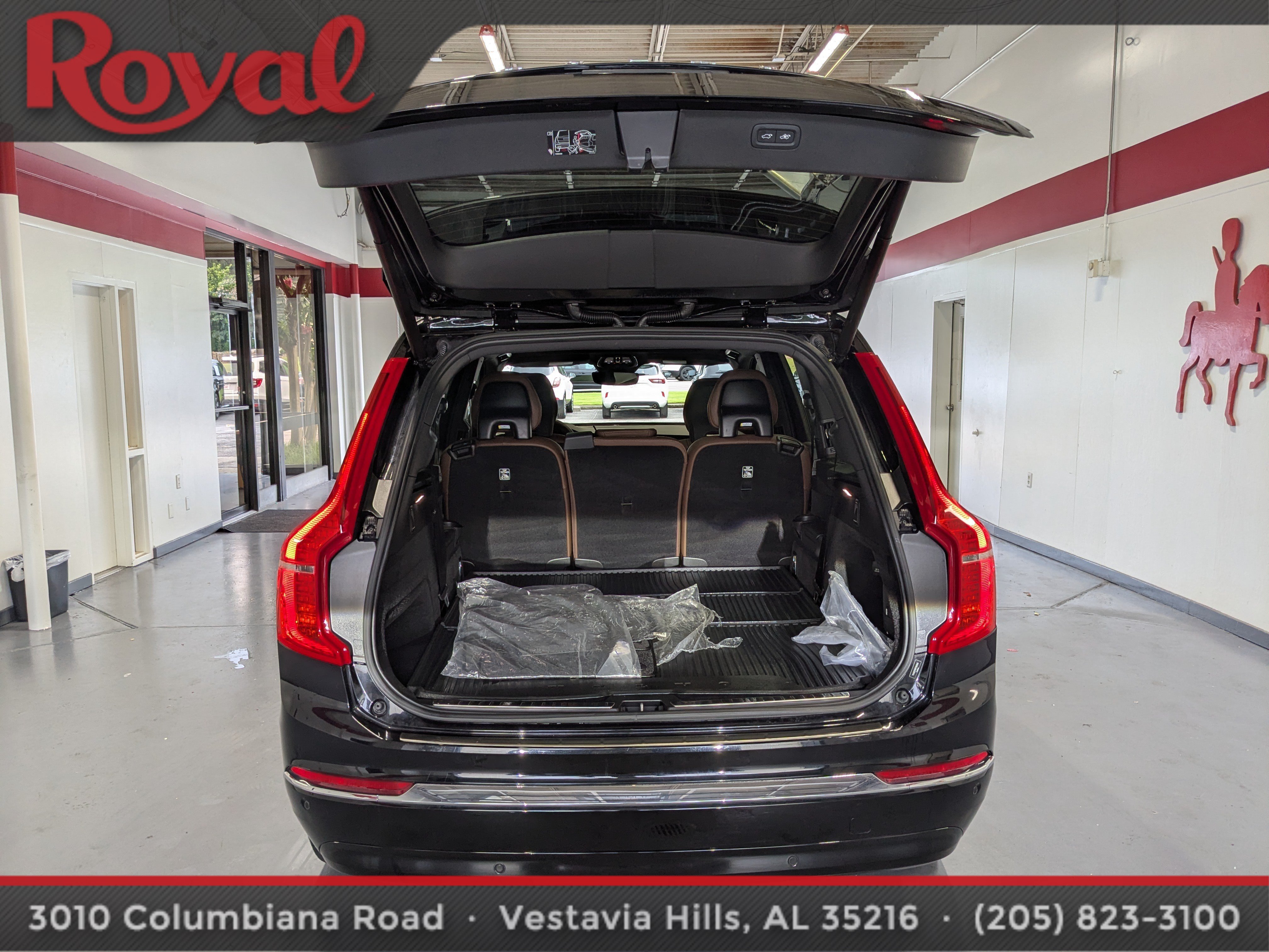 Certified 2023 Volvo XC90 B6 Plus w/ Protection Package Premier AWD/4WD image 12