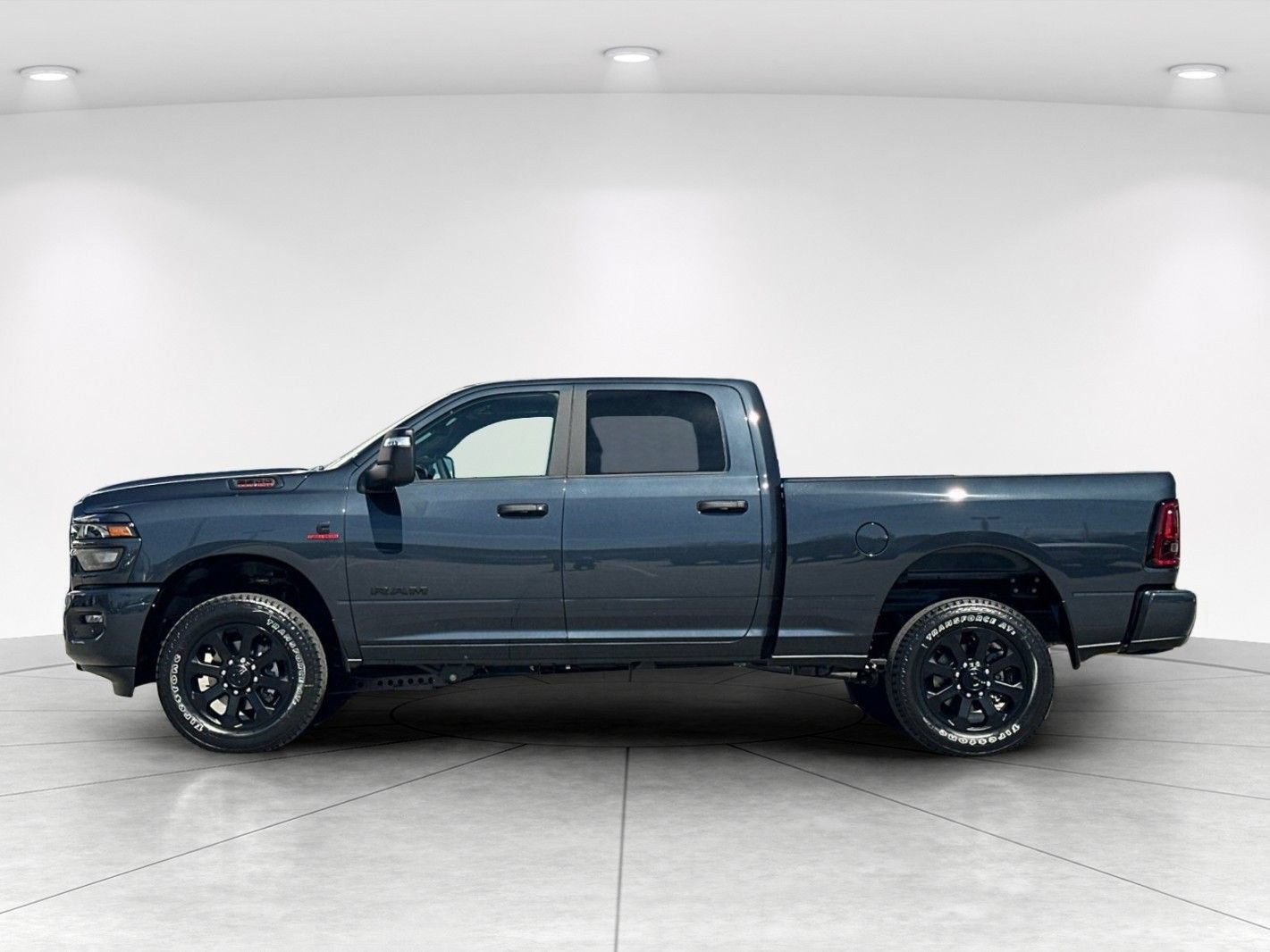 New 2026 RAM 2500 Big Horn AWD/4WD image 4