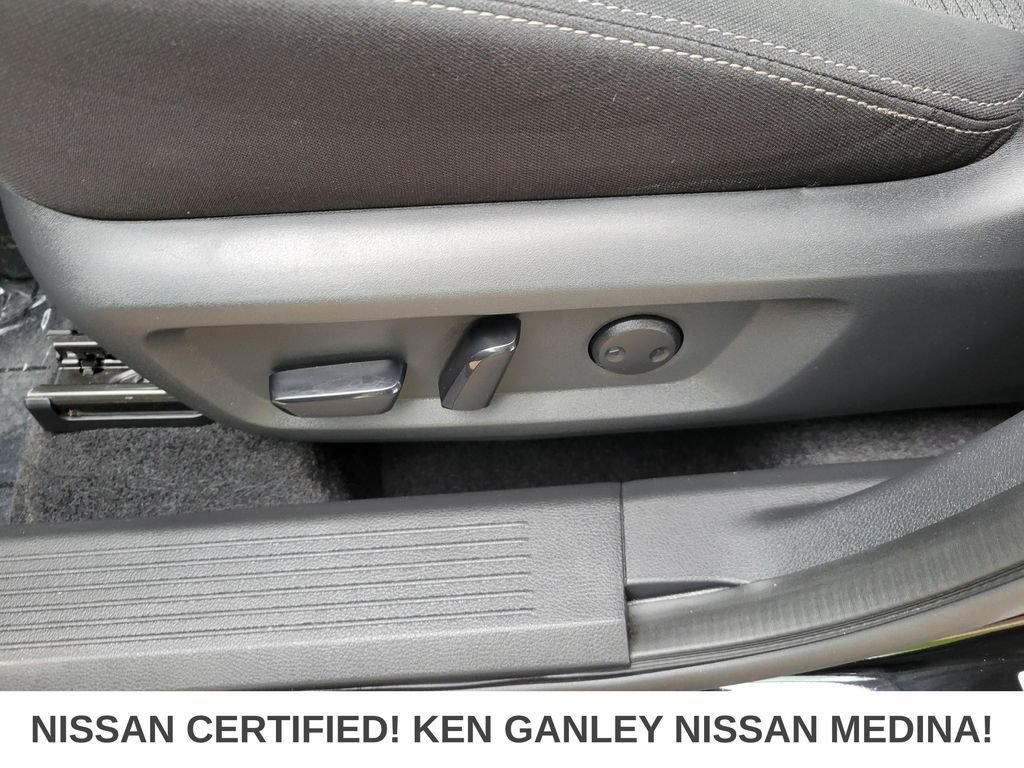 Certified 2021 Nissan Rogue SV AWD/4WD image 35