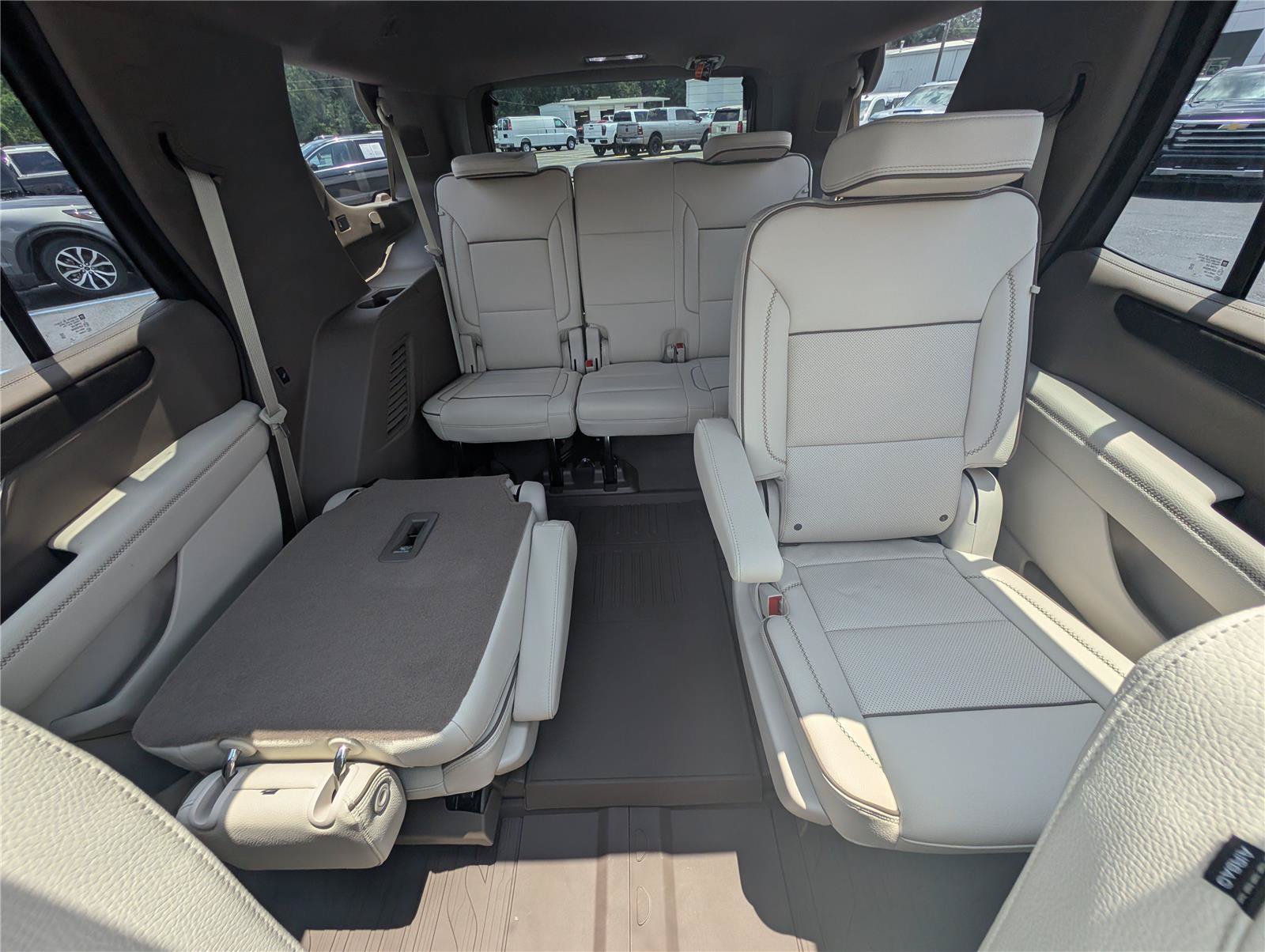 New 2026 GMC Yukon Denali w/ Sun & Power Step Package RWD image 33