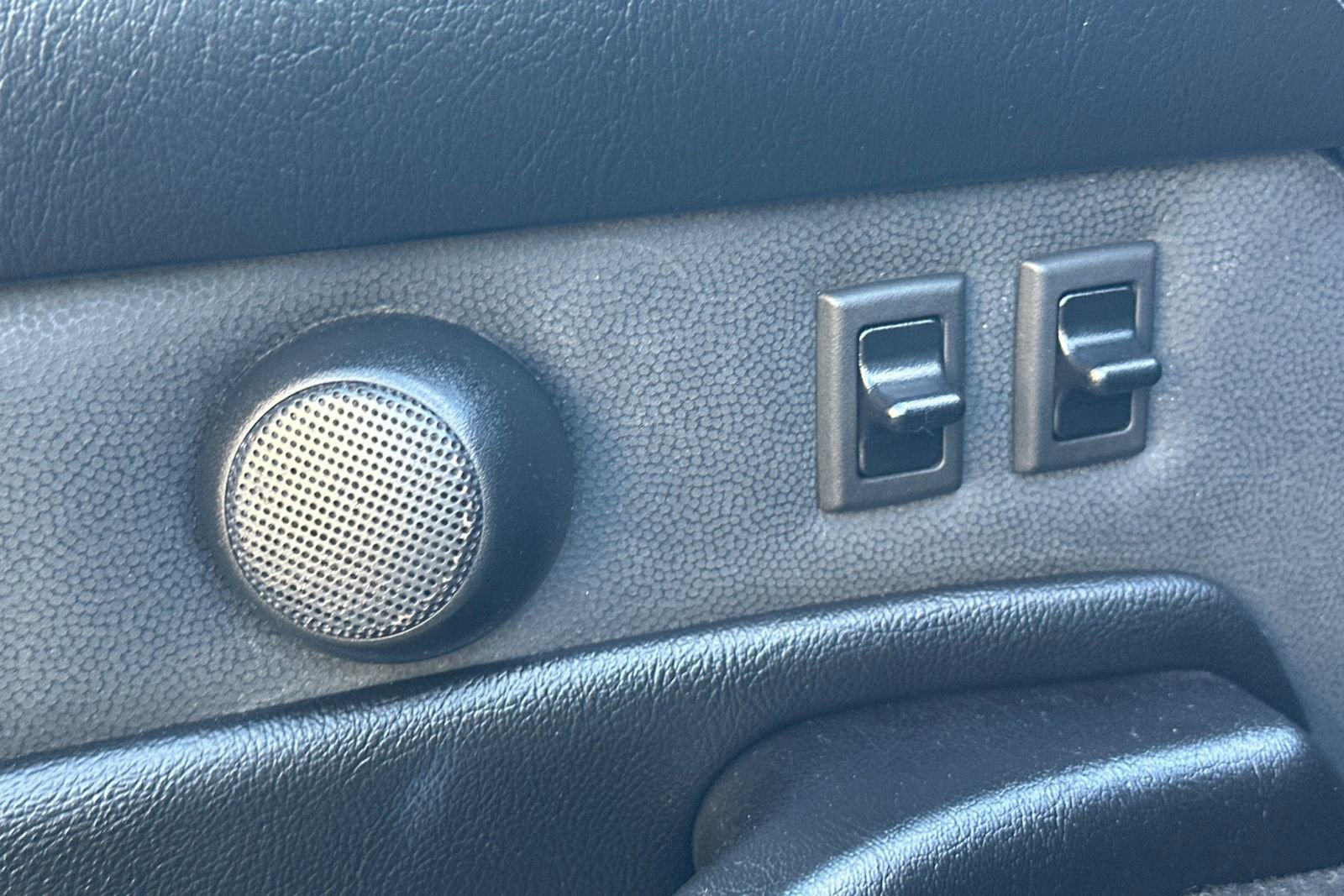 Used 1998 Porsche 911 Carrera S image 13