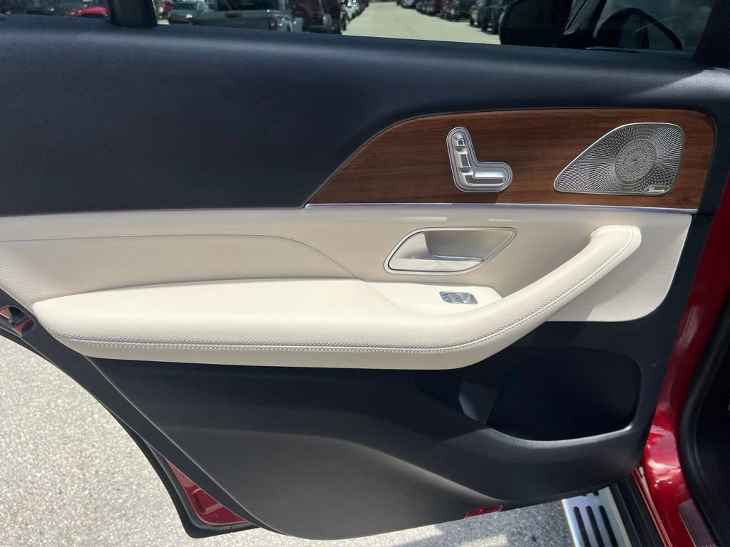 Used 2022 Mercedes-Benz GLS 450 4MATIC image 34