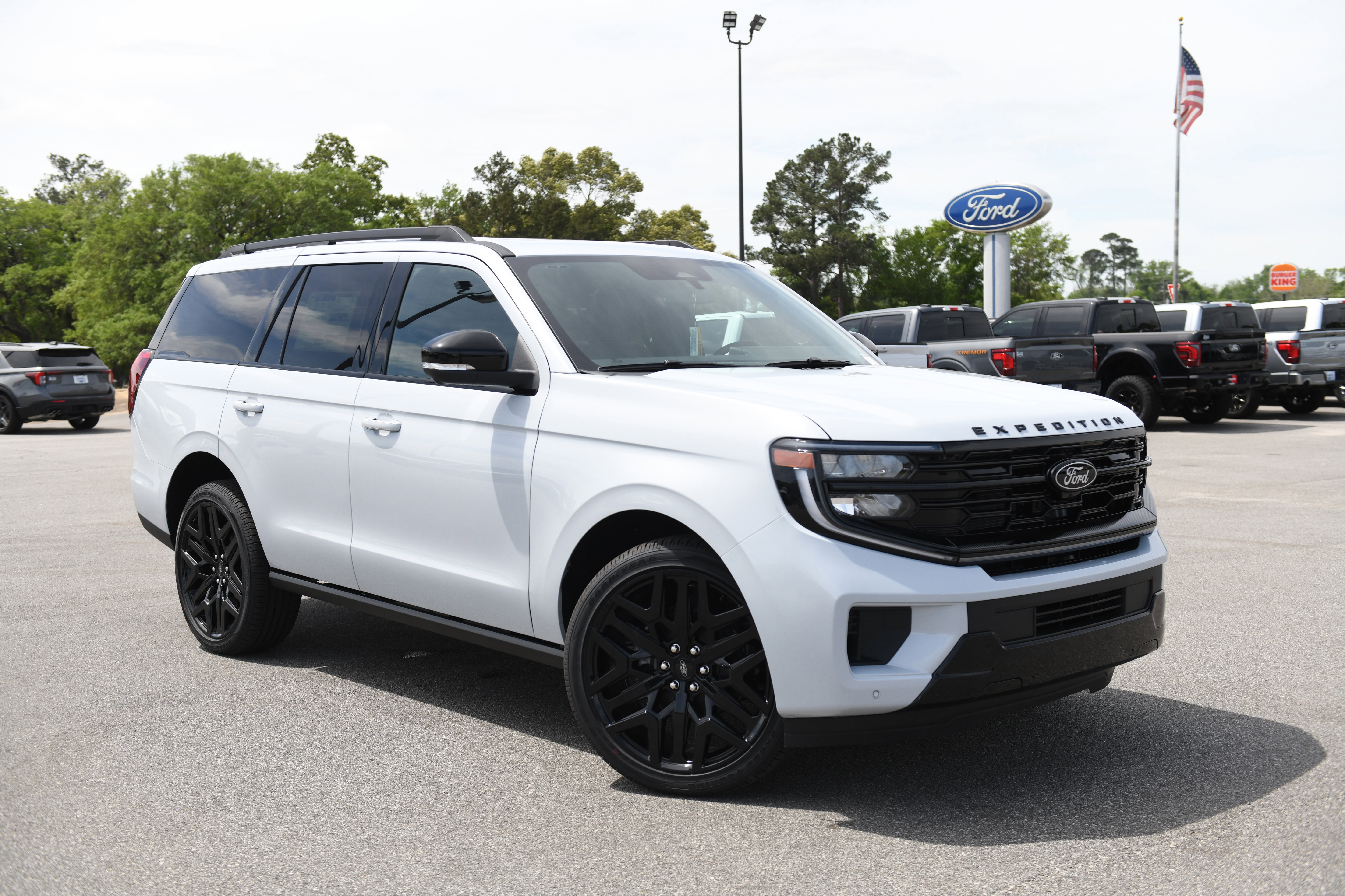 New 2026 Ford Expedition Platinum AWD/4WD image 1