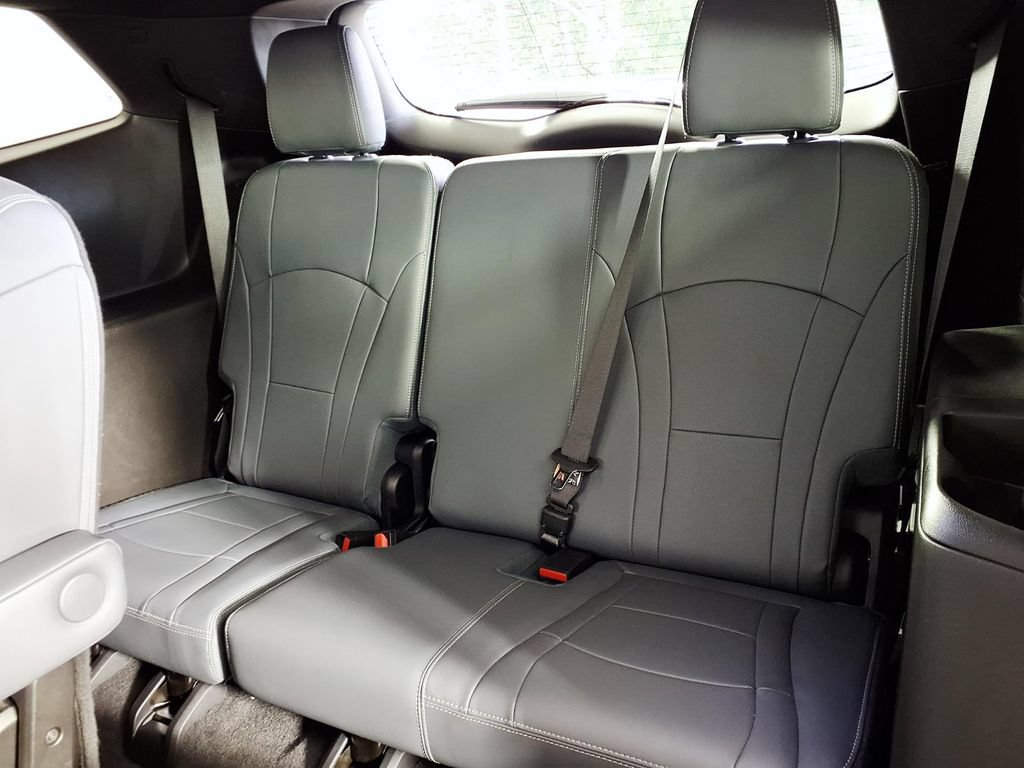 Used 2023 Buick Enclave Essence w/ Experience Buick Package FWD image 9