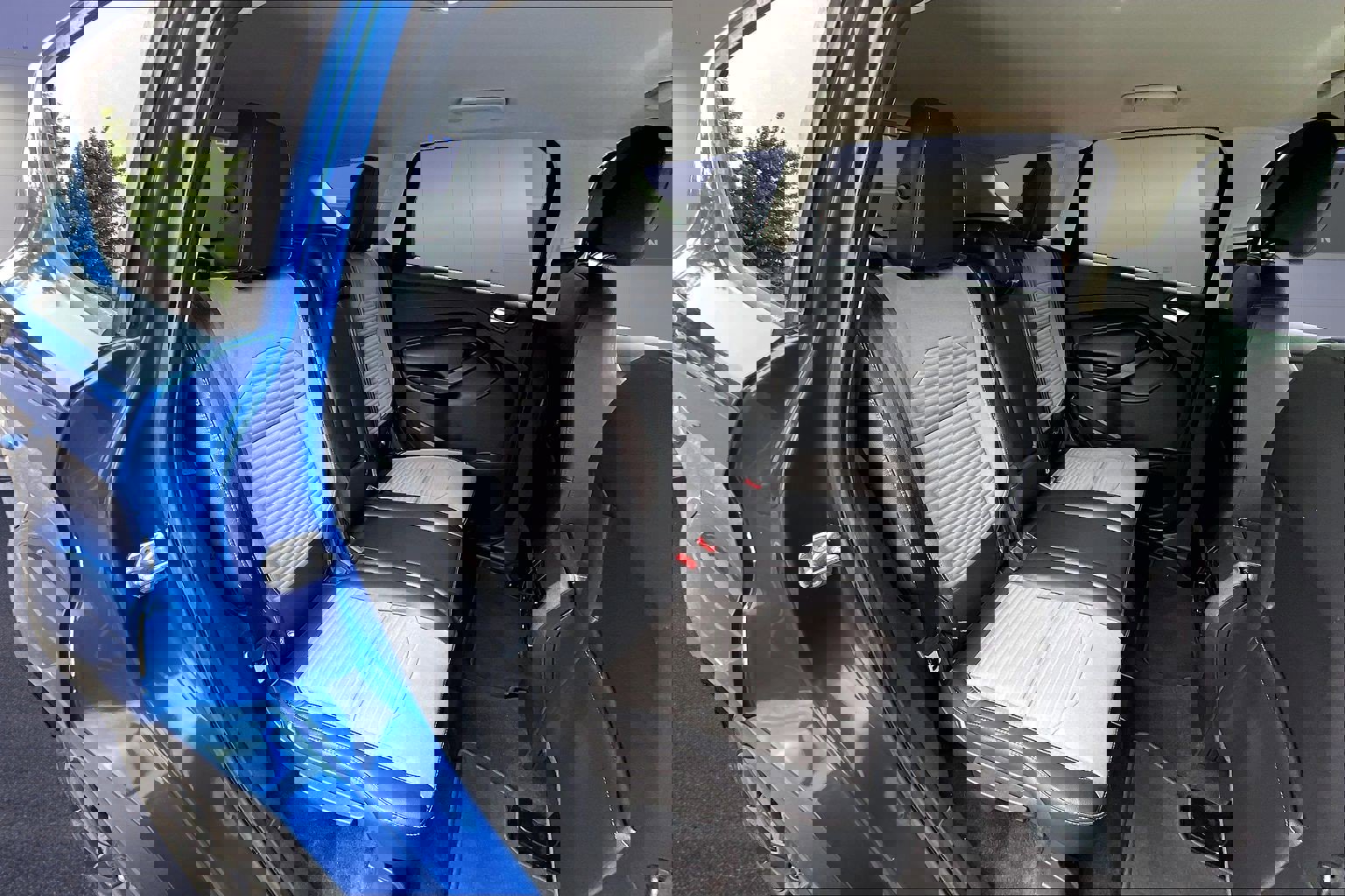 Used 2017 Ford Escape SE w/ SE Sport Appearance Package FWD image 24