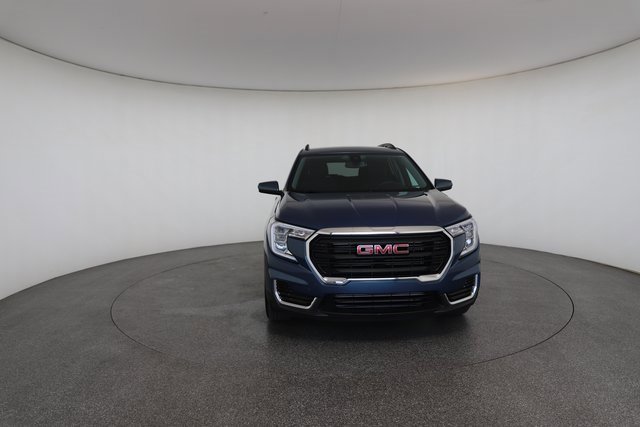 Used 2024 GMC Terrain SLE w/ Driver Convenience Package image 30