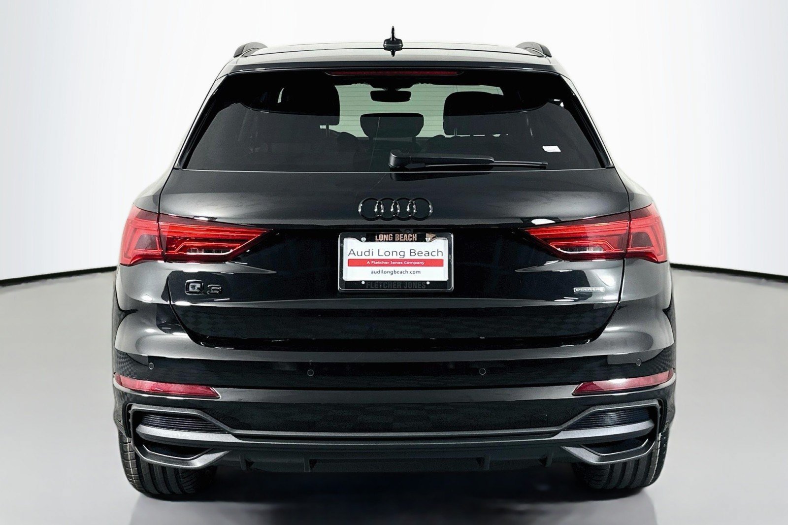 Used 2023 Audi Q3 2.0T Premium Plus w/ Premium Plus Package AWD/4WD image 3