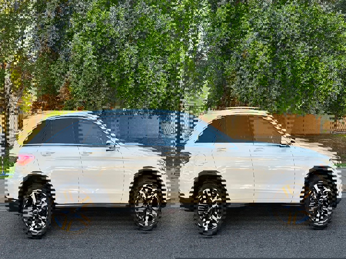 Used 2021 Mercedes-Benz GLC 300 image 9