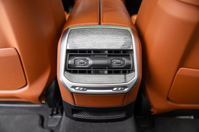Used 2023 BMW 740i w/ Luxury Rear Seating Package RWD image 42