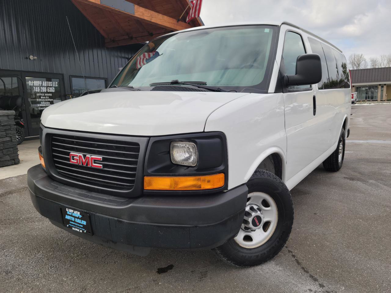 Used 2016 GMC Savana 2500 LS RWD image 1