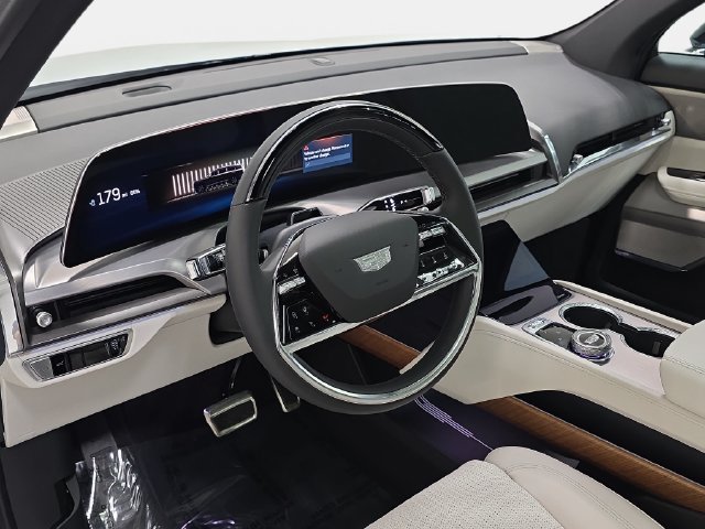 New 2027 Cadillac Vistiq Luxury AWD/4WD image 13