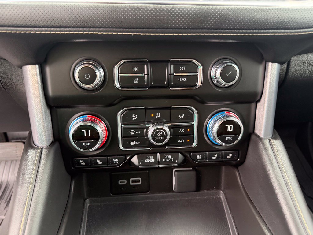 Used 2024 GMC Yukon SLT w/ SLT Luxury Package AWD/4WD image 39