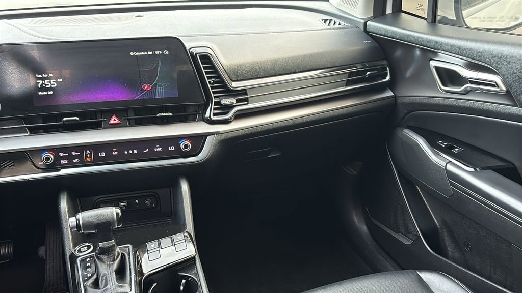 Used 2023 Kia Sportage EX image 8