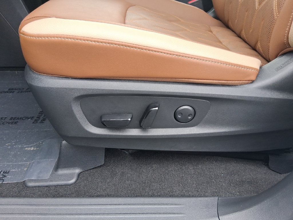 Used 2026 Nissan Pathfinder Platinum w/ Cargo Package FWD image 13