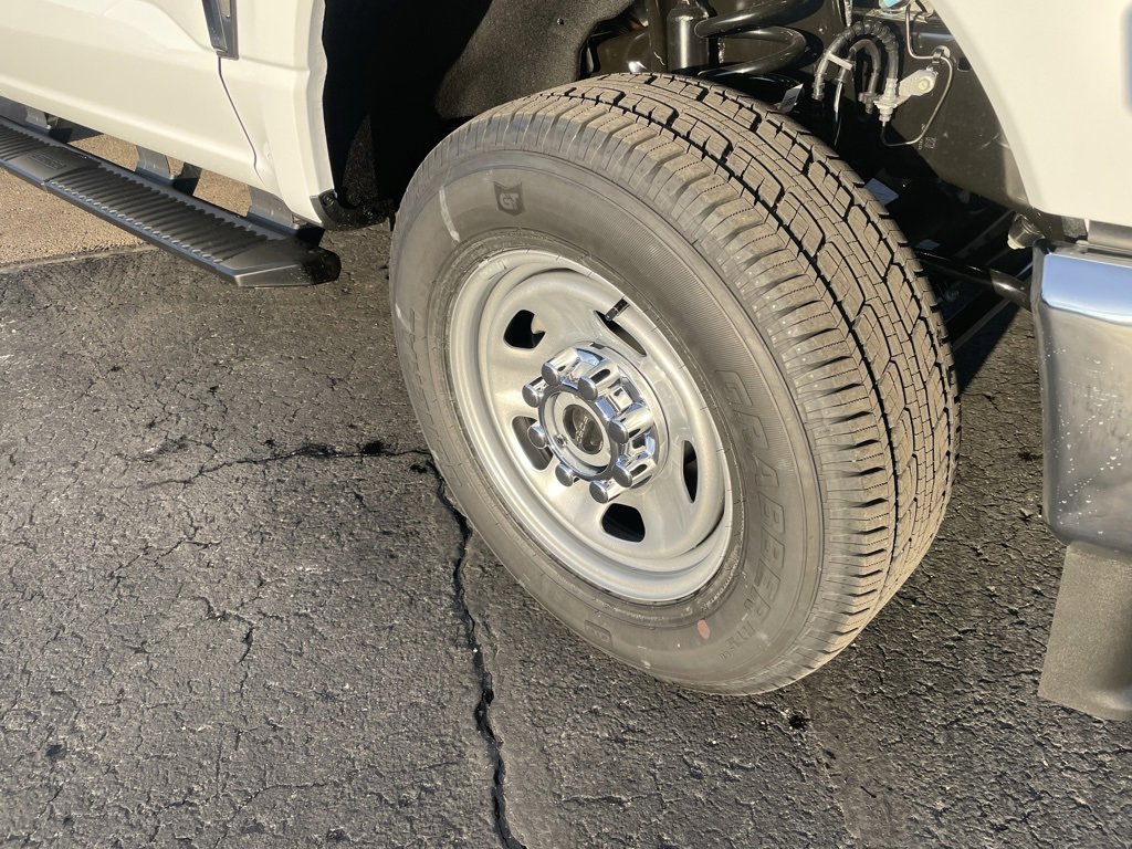 New 2026 Ford F350 XL w/ XL Chrome Package image 3