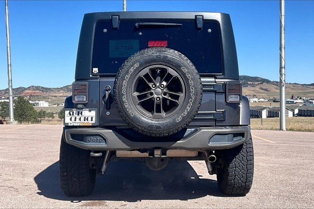 Used 2016 Jeep Wrangler Unlimited Sahara image 6