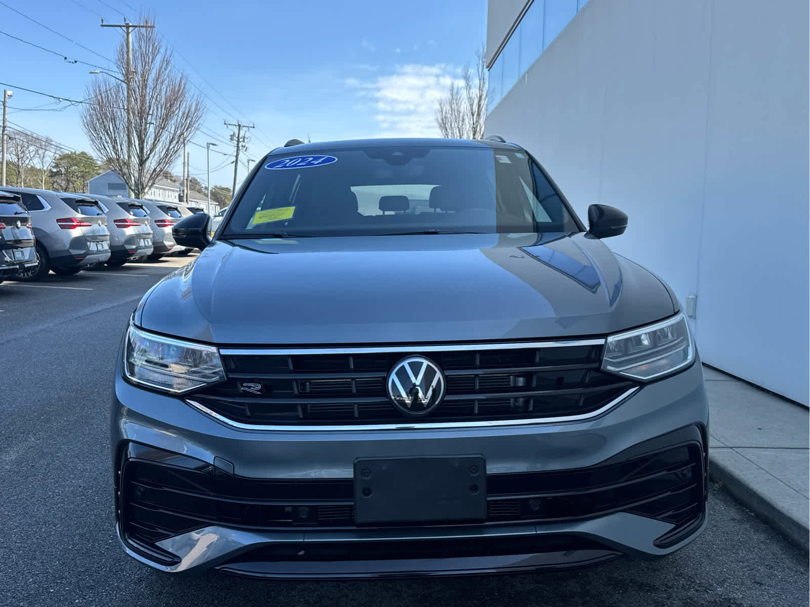 Used 2024 Volkswagen Tiguan SE R-Line AWD/4WD image 7