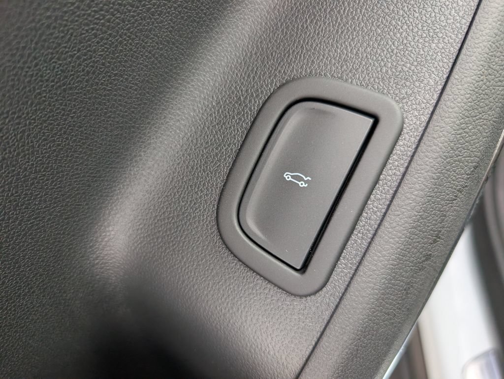 New 2026 Chevrolet Traverse Z71 w/ Enhanced Driving Package AWD/4WD image 22