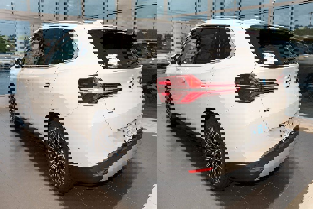 Used 2025 BMW X3 xDrive30i w/ Premium Package image 4