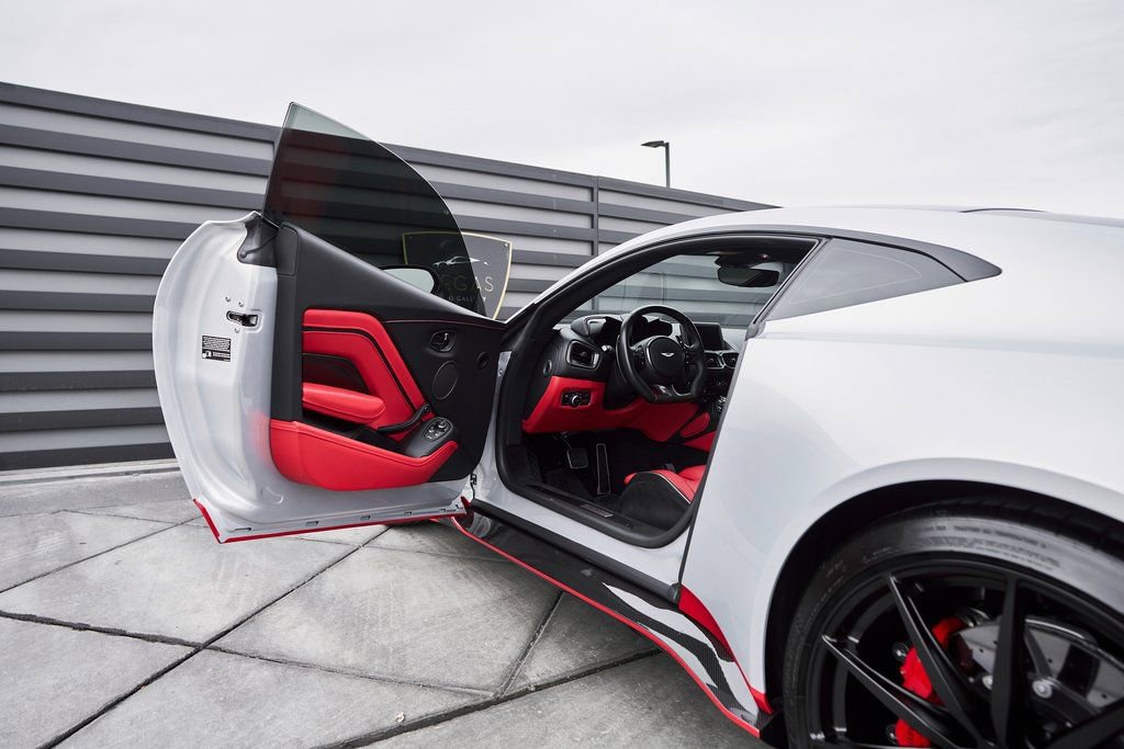 Used 2023 Aston Martin V12 Vantage image 33