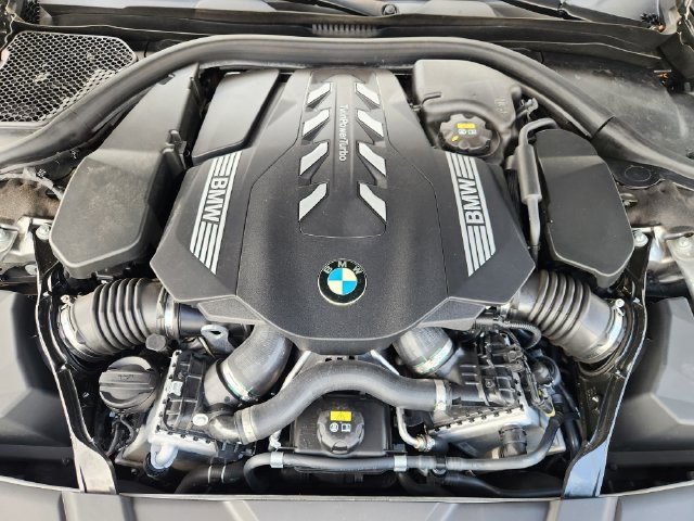 Used 2022 BMW 750i xDrive w/ M Sport Package AWD/4WD image 29