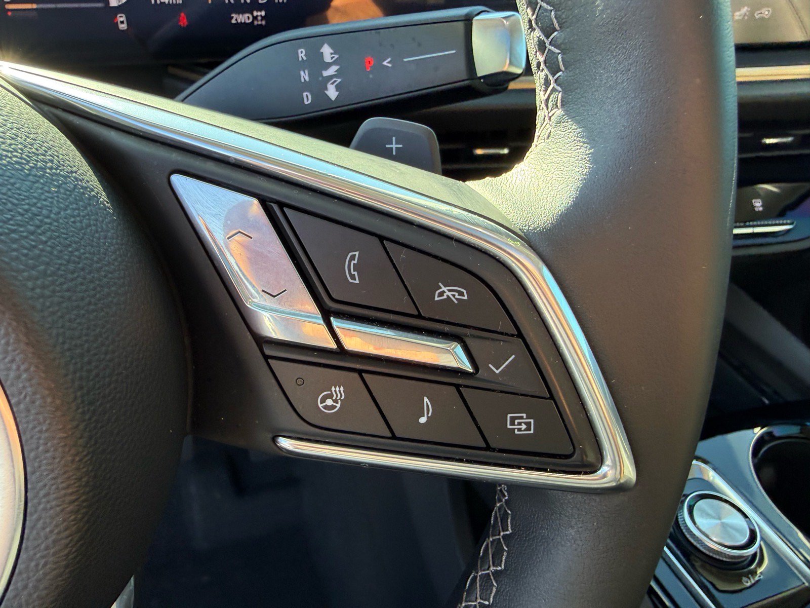 Used 2025 Buick Envision Avenir AWD/4WD image 29