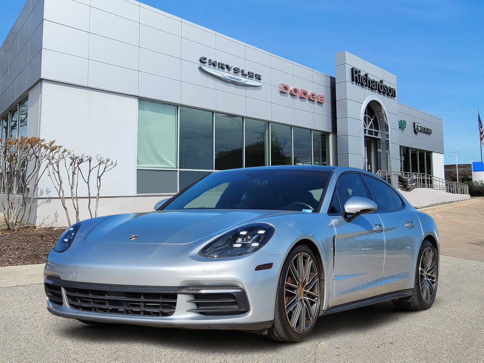Used 2017 Porsche Panamera 4 AWD/4WD image 2