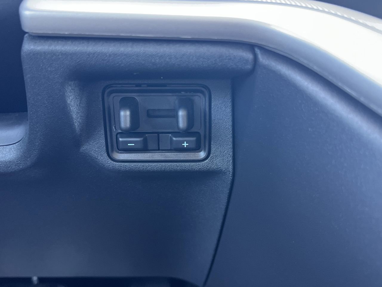 New 2026 Ford Expedition Active image 7