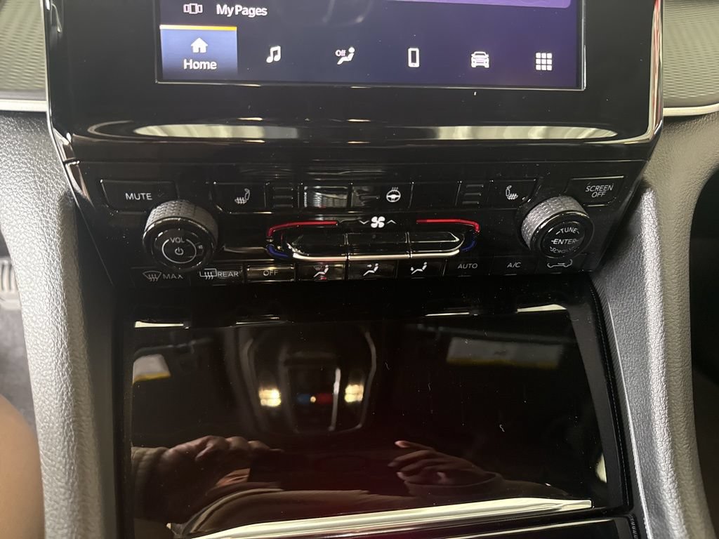 New 2025 Jeep Grand Cherokee 4WD image 12
