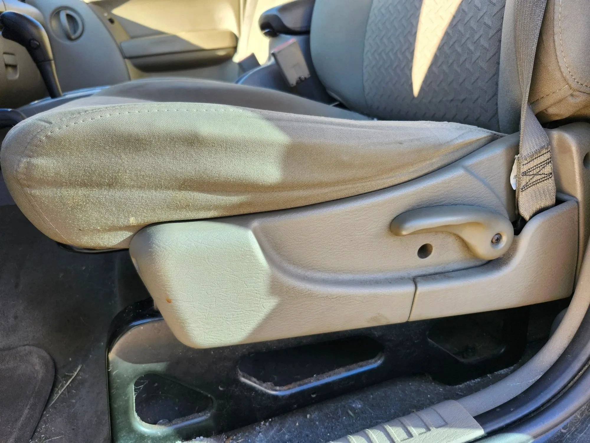 Used 2005 Jeep Liberty Renegade AWD/4WD image 13