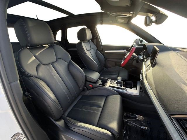 Used 2024 Audi Q5 2.0T Premium Plus w/ Premium Plus Package AWD/4WD image 16