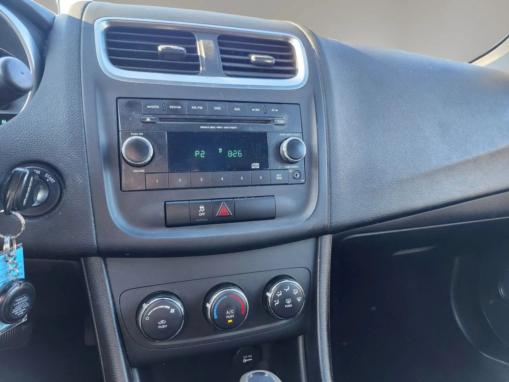 Used 2012 Dodge Avenger SE FWD image 16