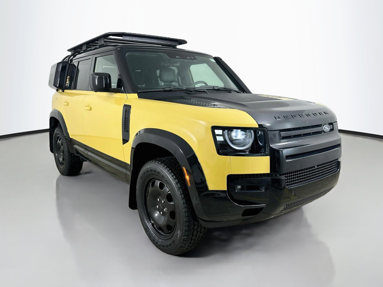 New 2026 Land Rover Defender 110 Trophy Edition AWD/4WD image 3