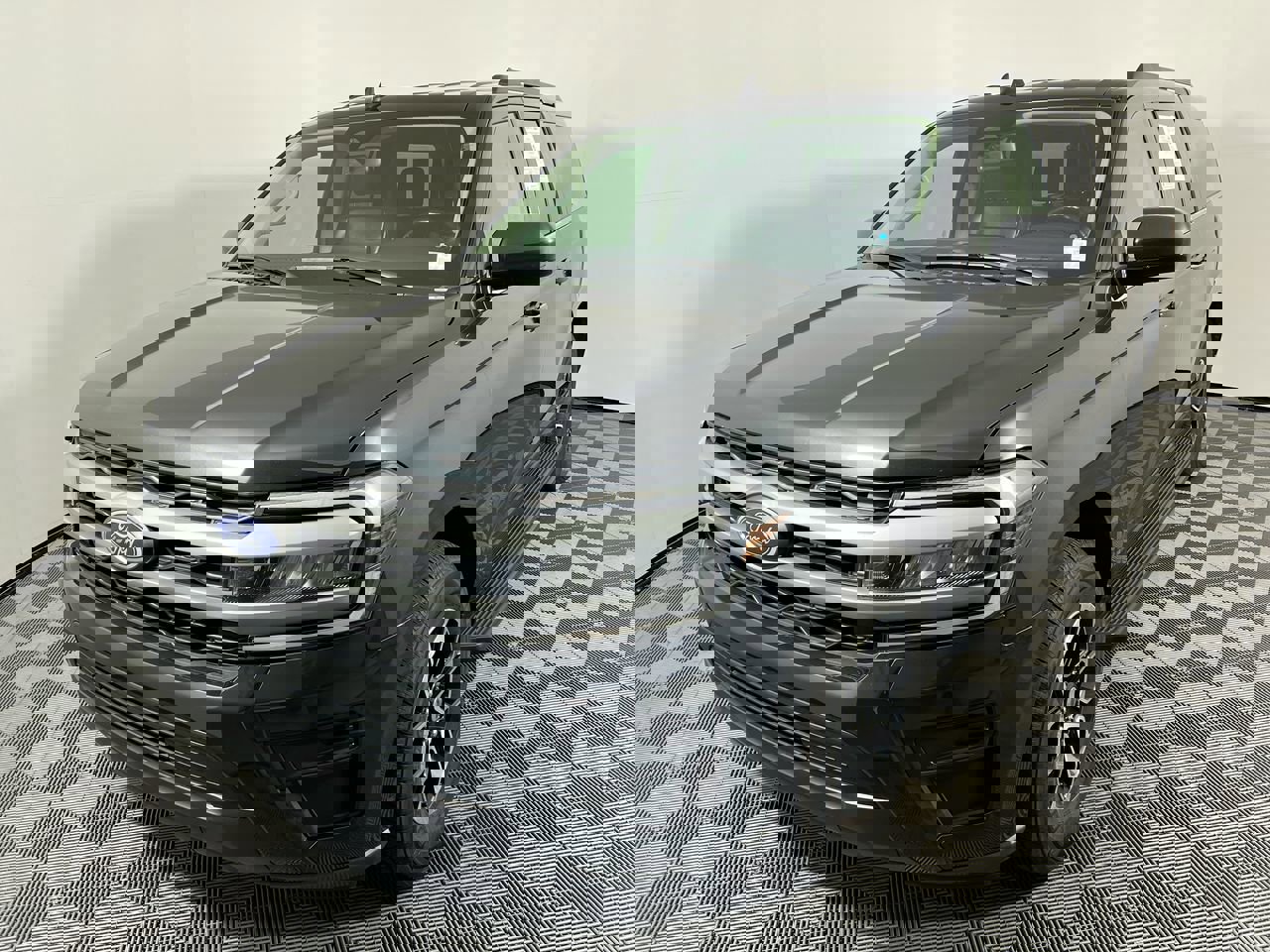 Used 2024 Ford Expedition Max XLT image 7