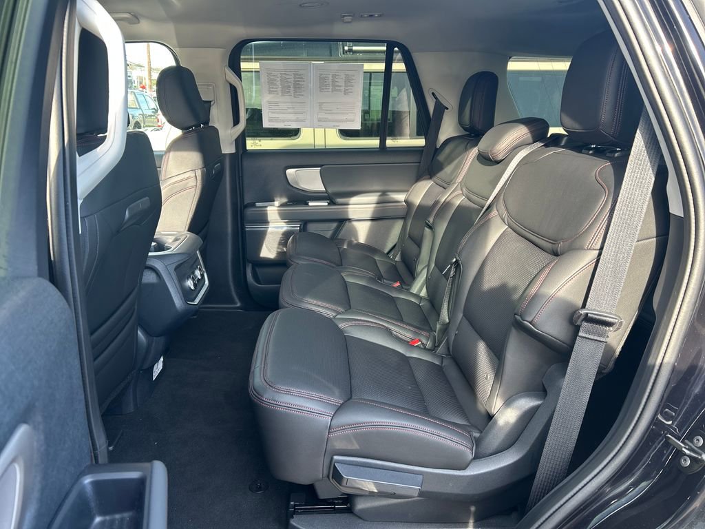 Used 2025 Ford Expedition Active image 27