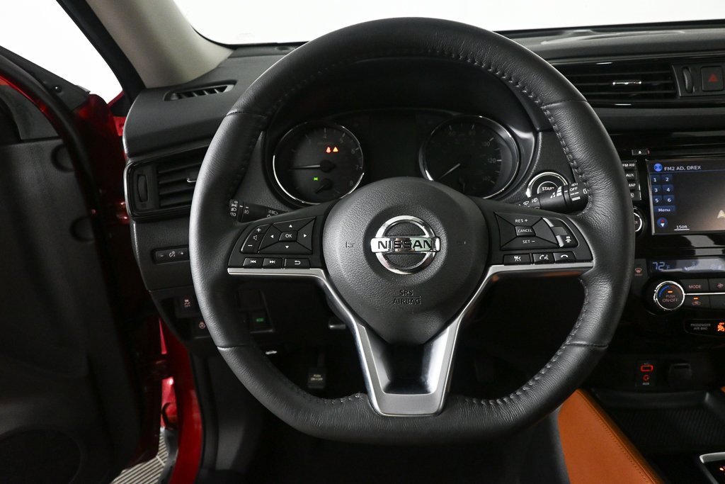 Used 2017 Nissan Rogue SL w/ SL Premium Package image 2