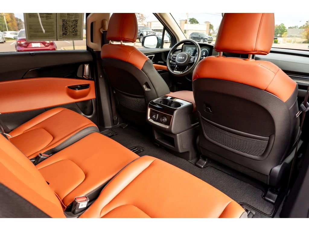 Used 2023 Kia Carnival SX image 15