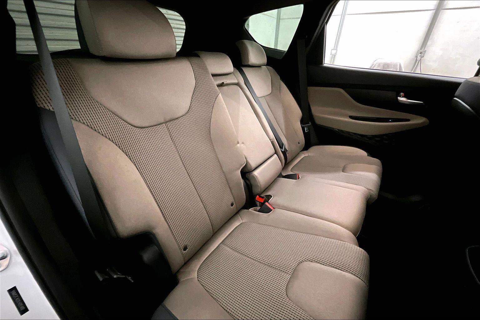 Used 2020 Hyundai Santa Fe SE image 26