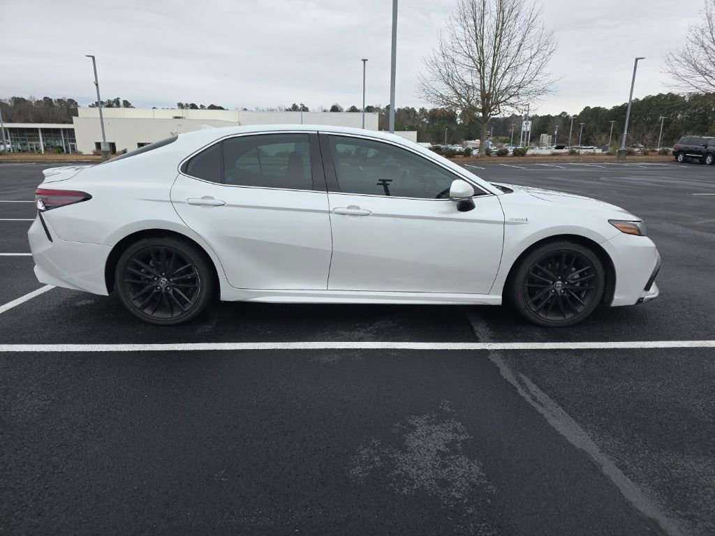 Used 2021 Toyota Camry XSE image 11