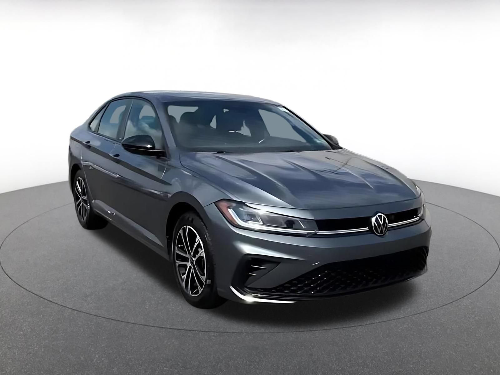 Used 2025 Volkswagen Jetta Sport FWD image 3