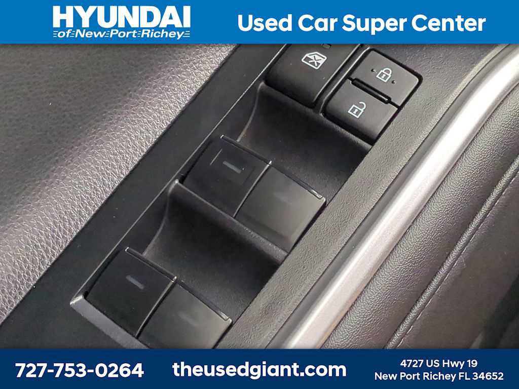 Used 2023 Toyota Highlander XSE AWD/4WD image 27