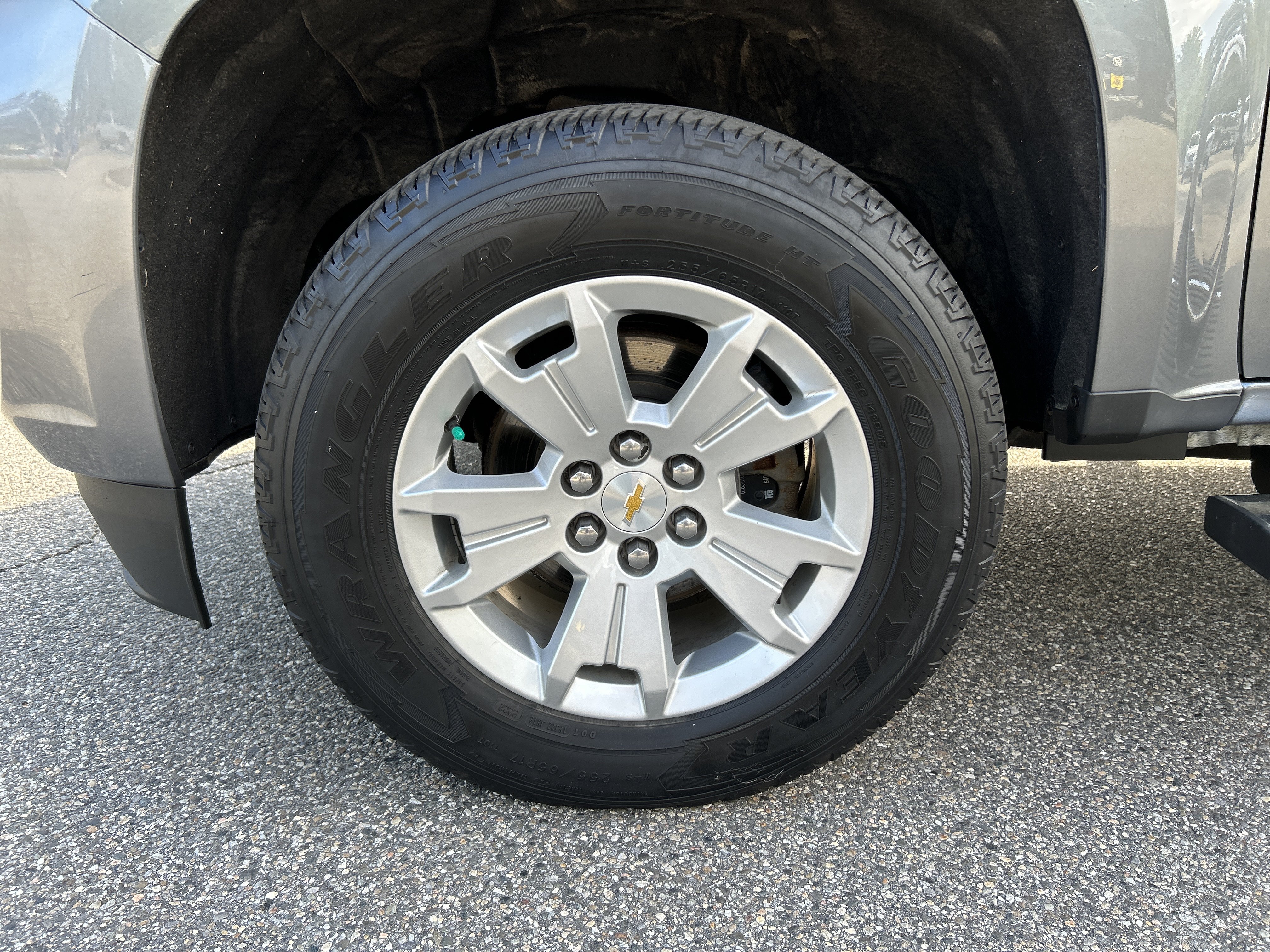 Used 2022 Chevrolet Colorado LT AWD/4WD image 12