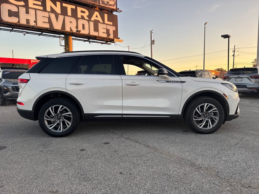 Used 2025 Lincoln Corsair AWD w/ Equipment Group 101A image 7