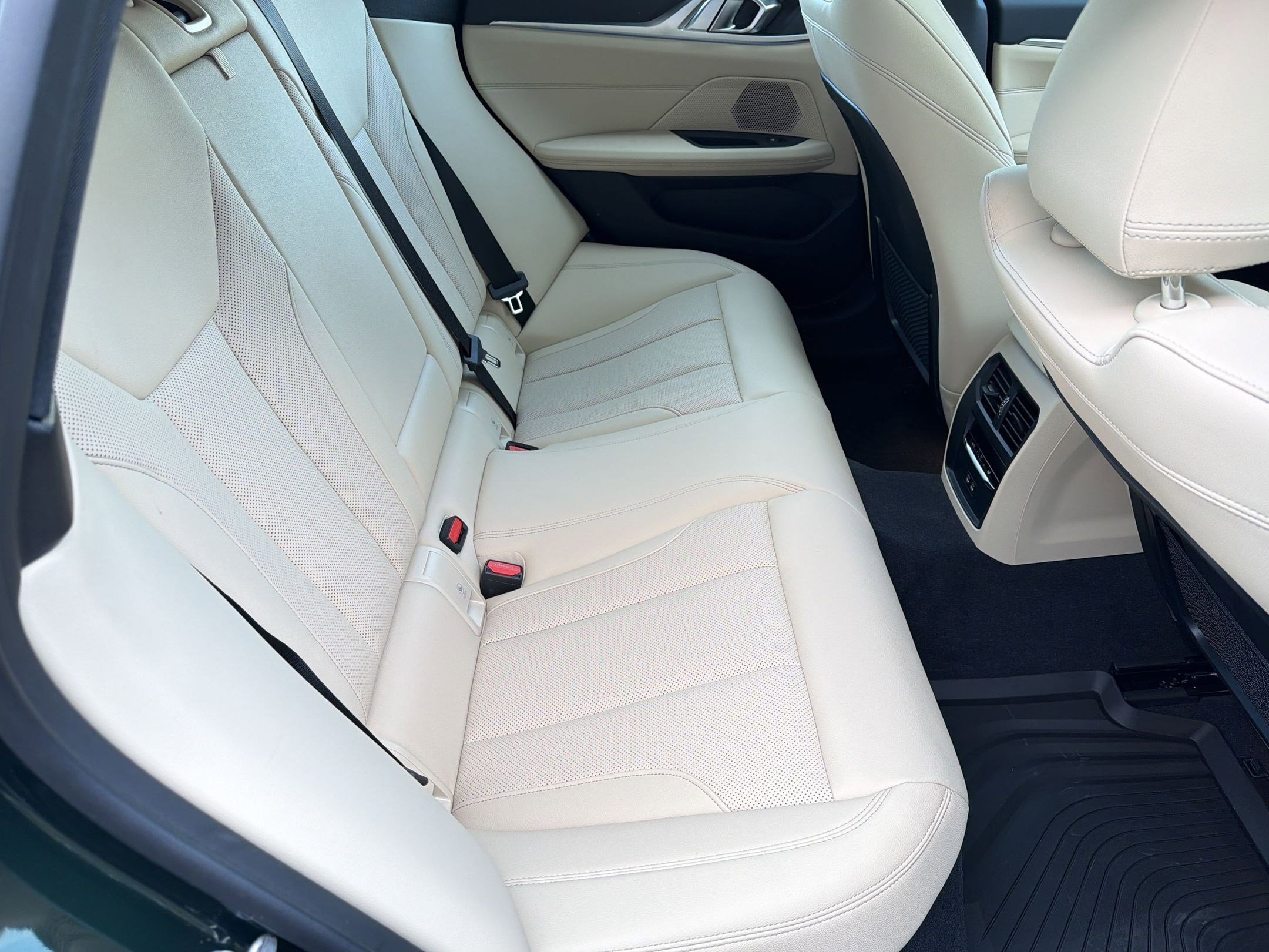 Certified 2023 BMW i4 eDrive35 w/ Premium Package image 28