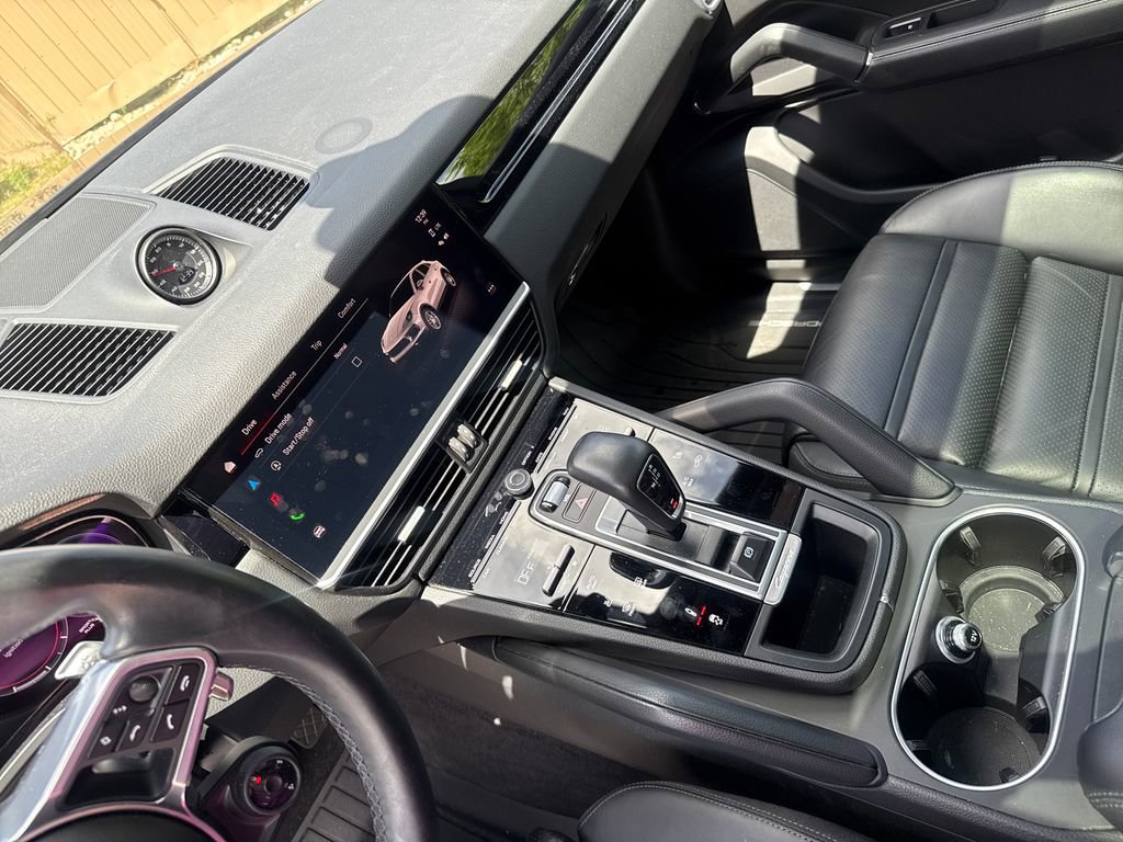 Used 2023 Porsche Cayenne Coupe AWD/4WD image 15