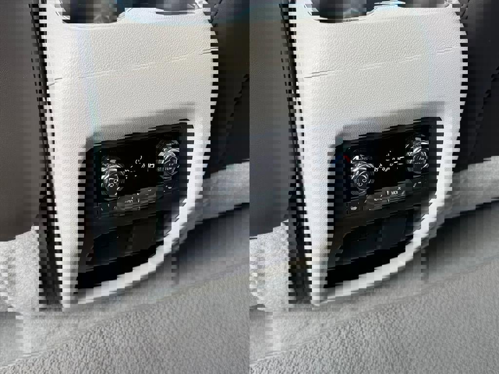 Used 2024 GMC Acadia Denali w/ Super Cruise Package image 8