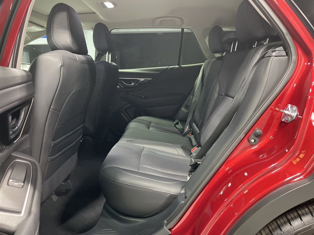 Used 2025 Subaru Outback Limited image 35