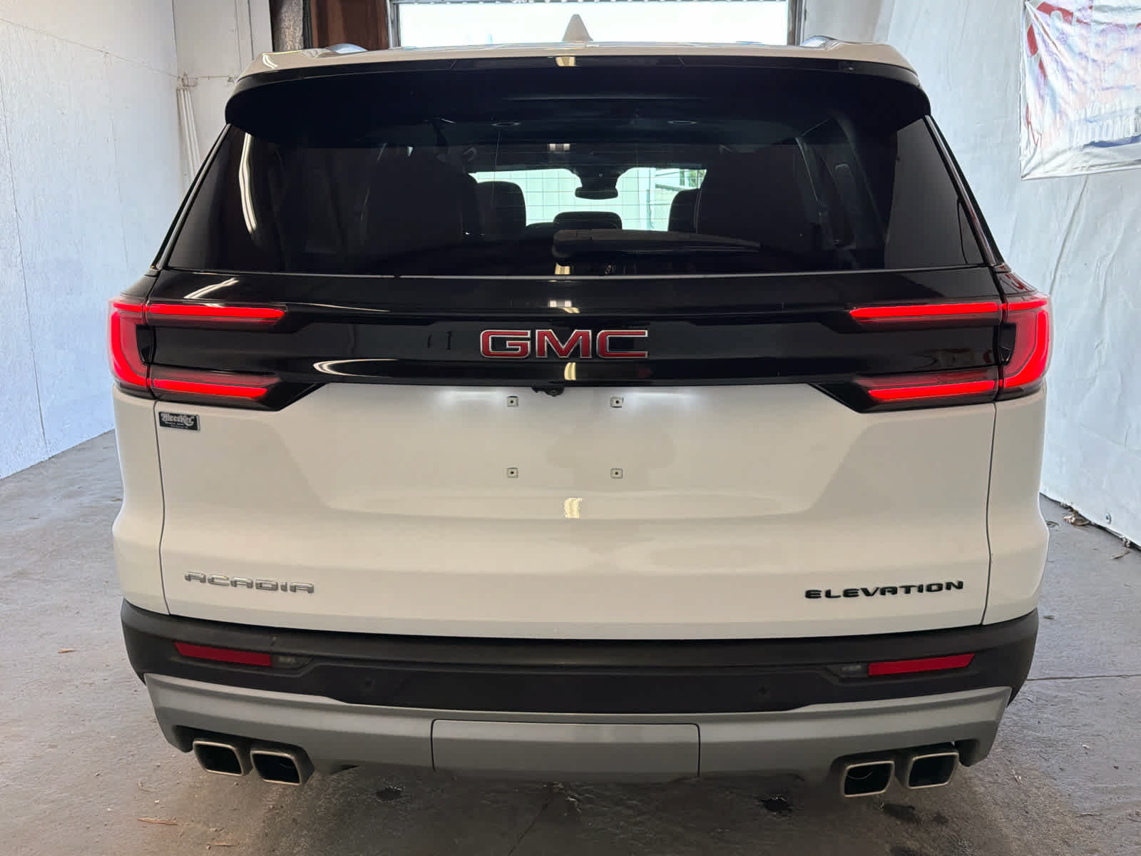 Used 2025 GMC Acadia Elevation FWD image 6